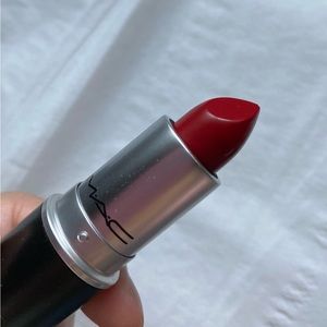 MAC LIPSTICK ‘RUSSIAN RED’